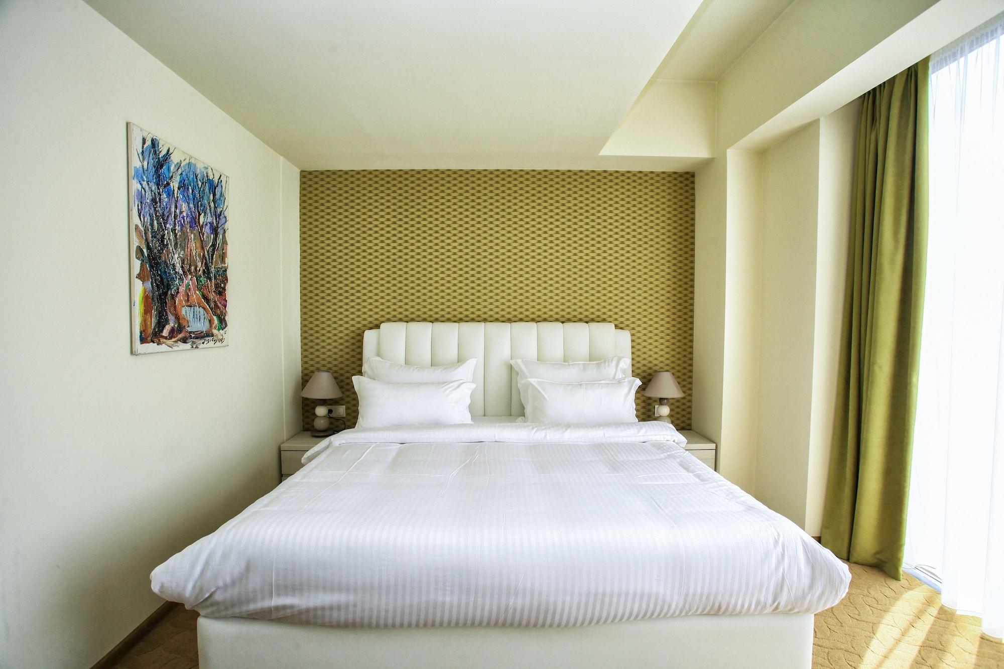 Pirimze Plaza Otel Tiflis Dış mekan fotoğraf