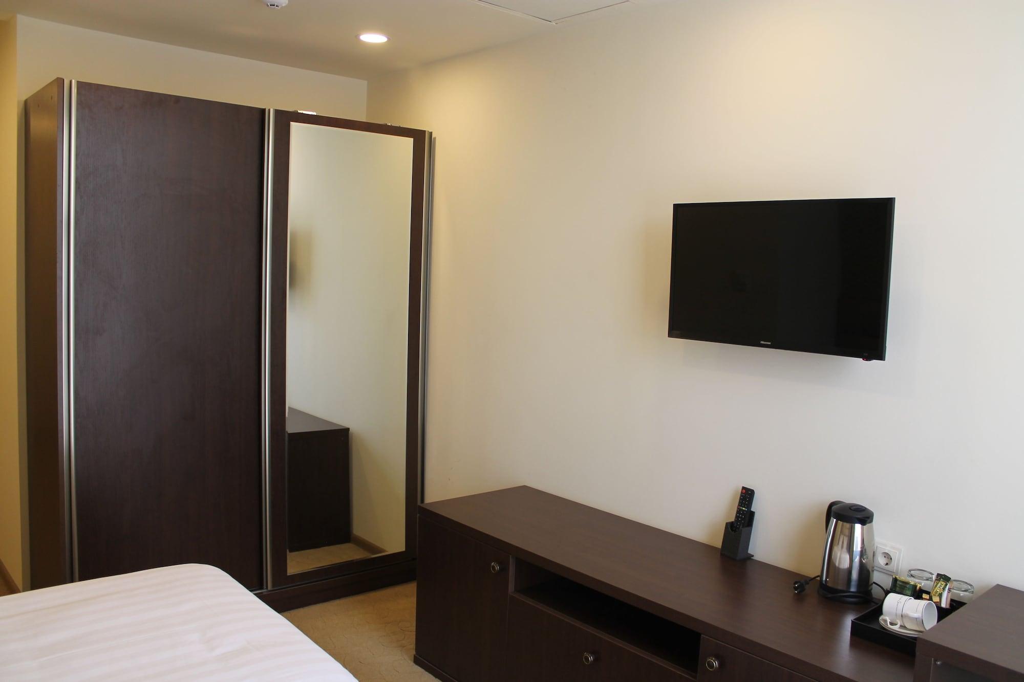 Pirimze Plaza Otel Tiflis Dış mekan fotoğraf
