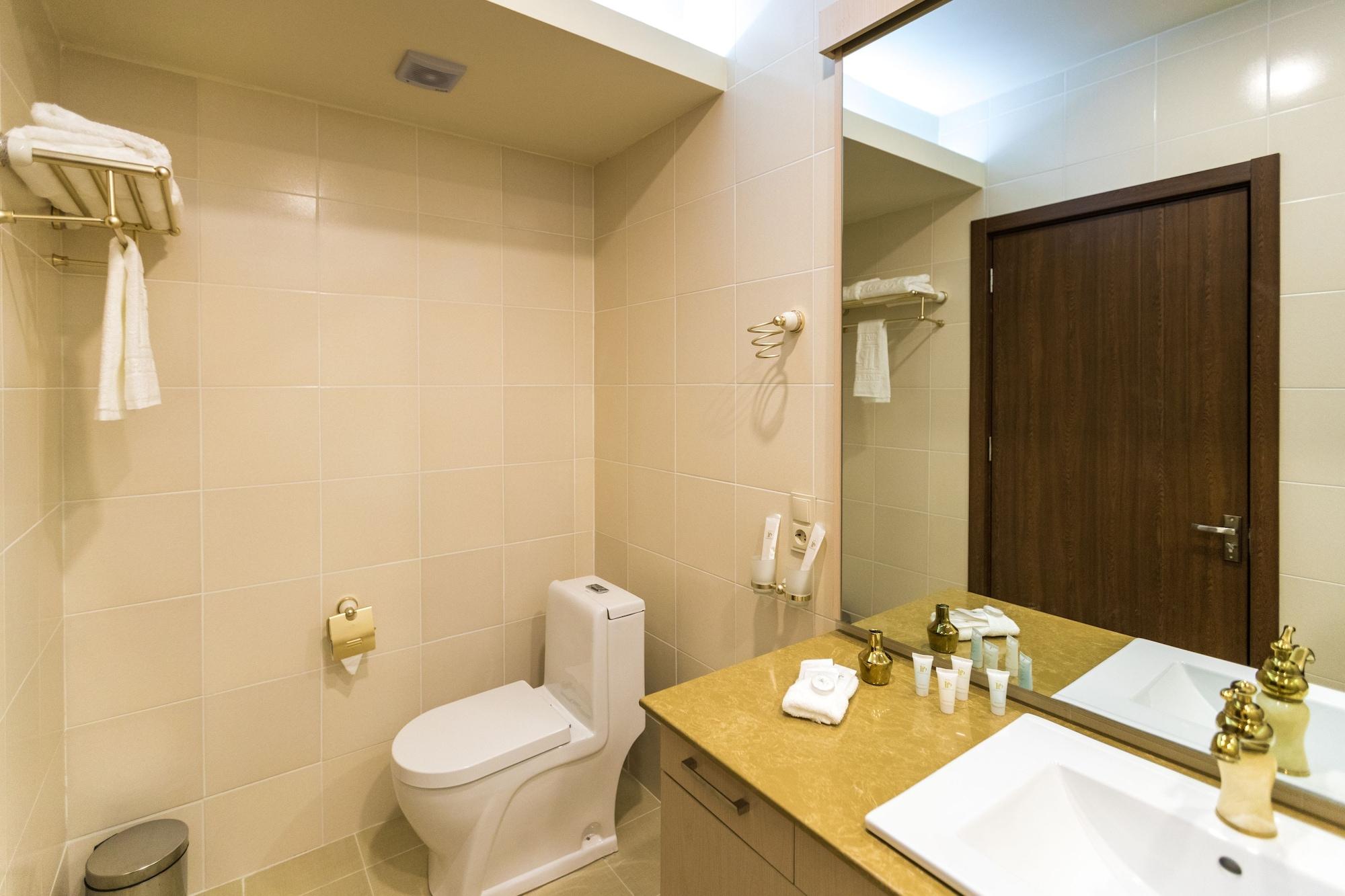Pirimze Plaza Otel Tiflis Dış mekan fotoğraf
