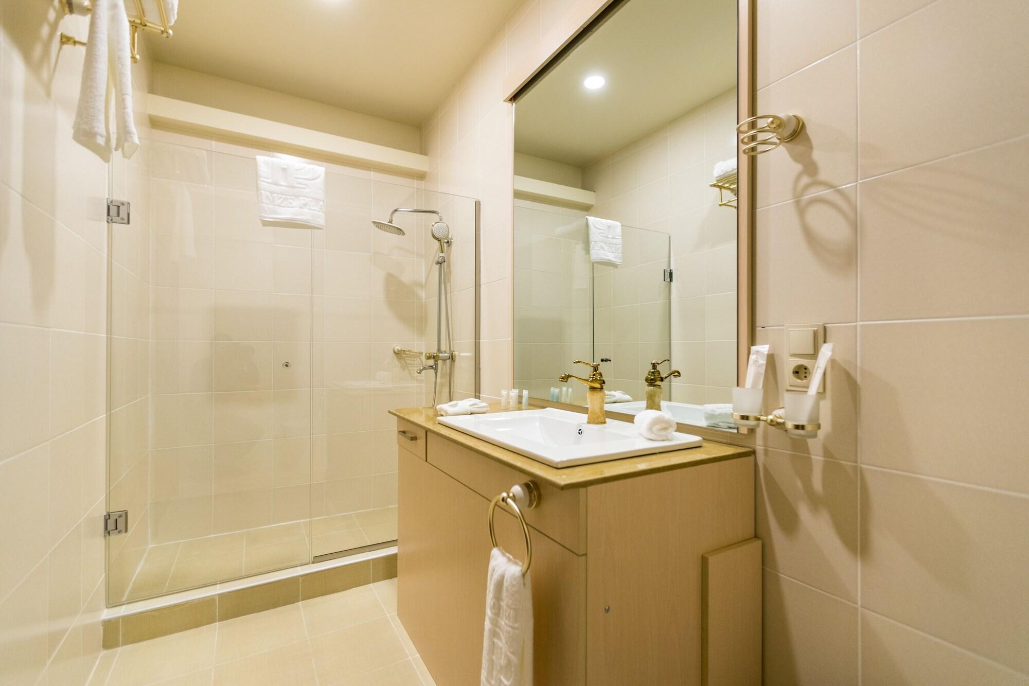 Pirimze Plaza Otel Tiflis Dış mekan fotoğraf