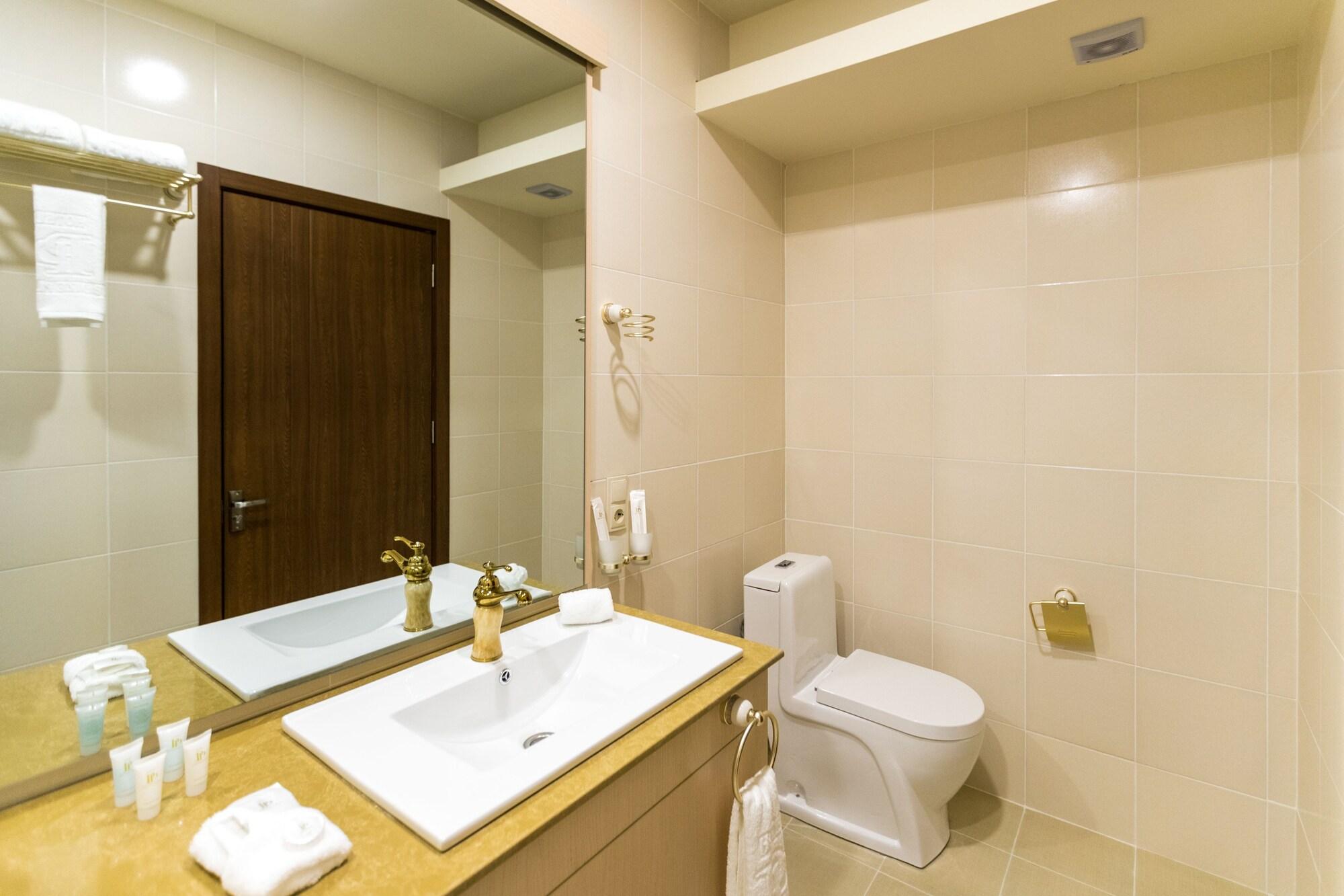 Pirimze Plaza Otel Tiflis Dış mekan fotoğraf
