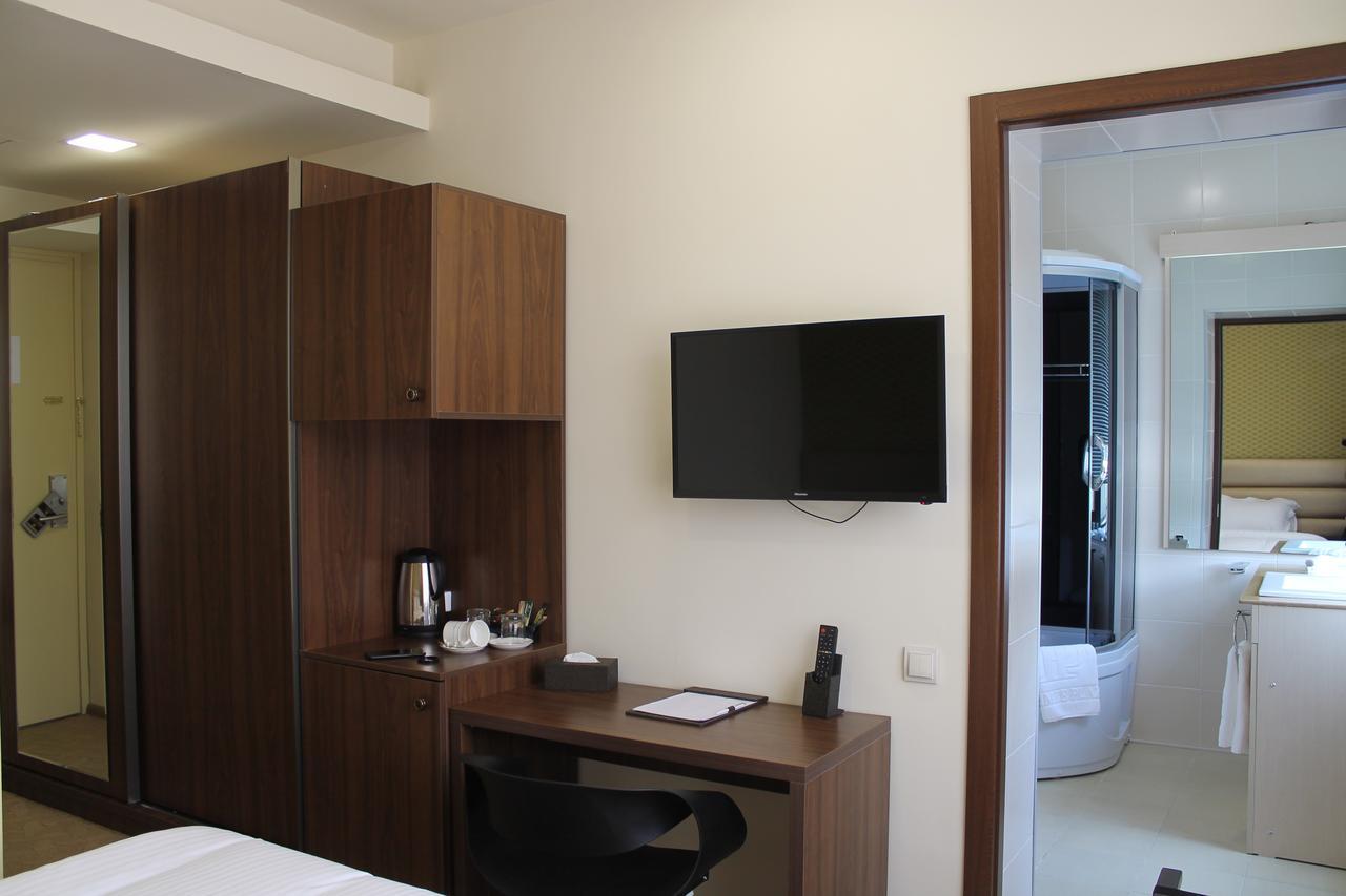 Pirimze Plaza Otel Tiflis Dış mekan fotoğraf
