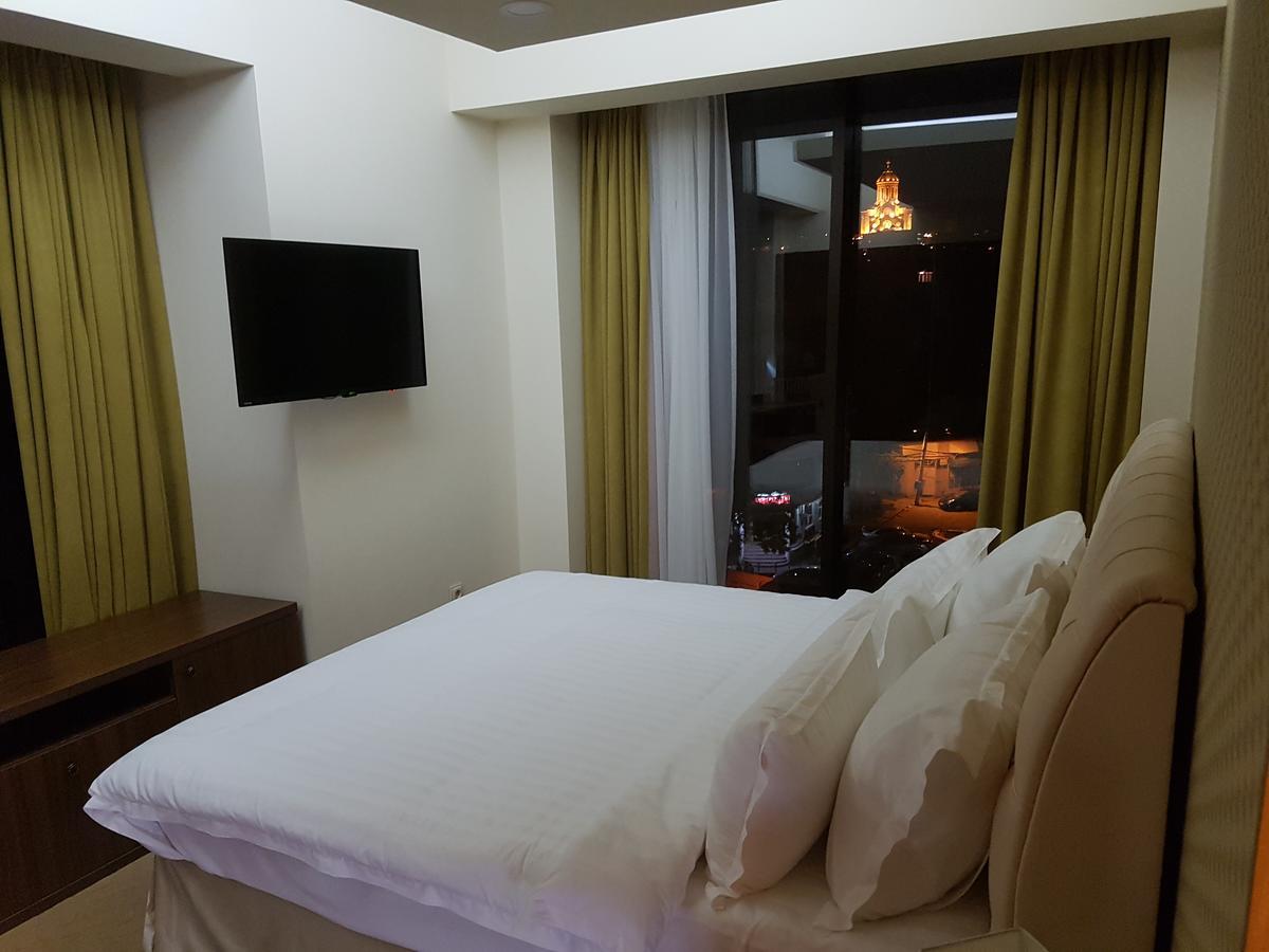 Pirimze Plaza Otel Tiflis Dış mekan fotoğraf