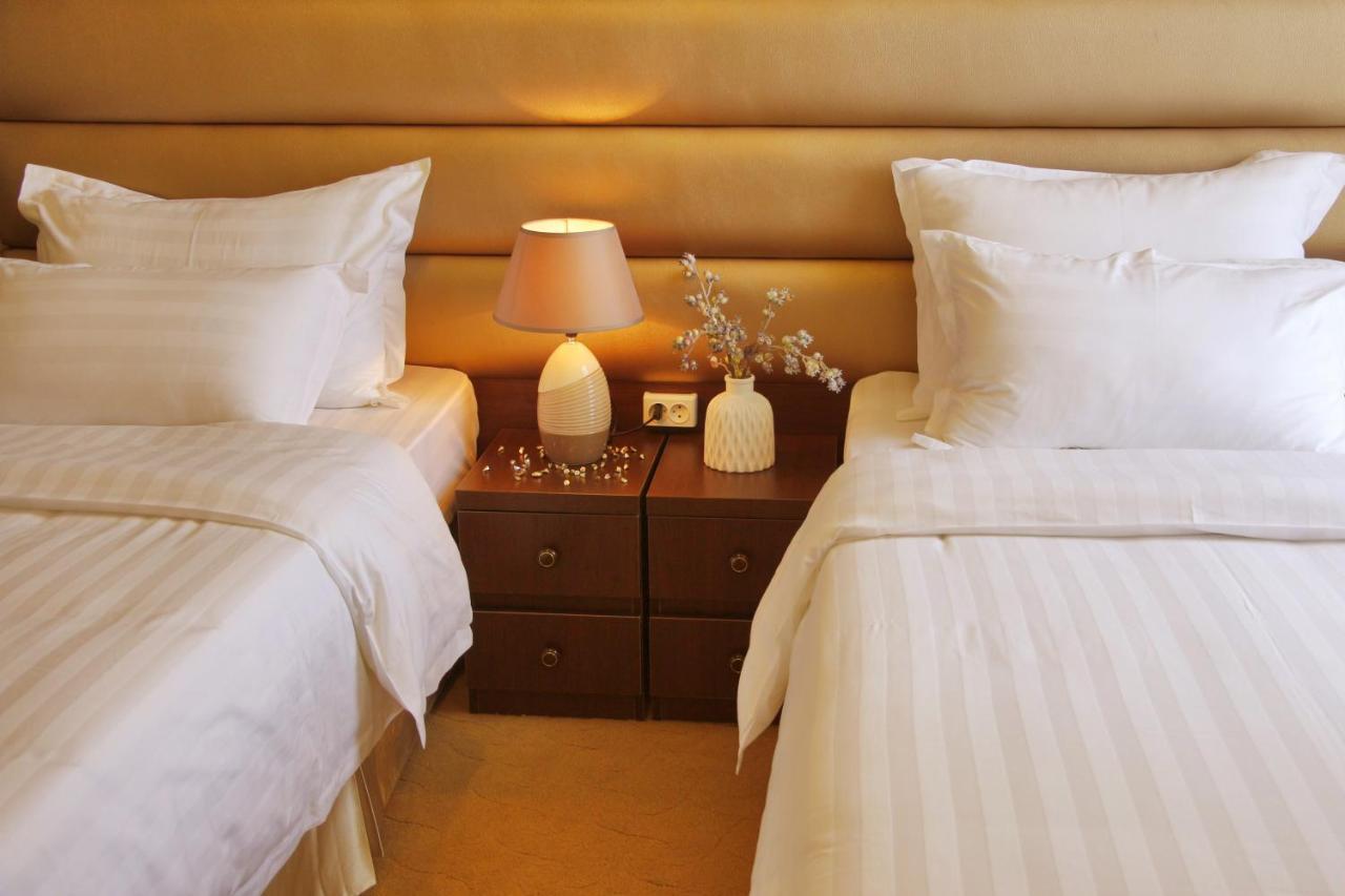 Pirimze Plaza Otel Tiflis Dış mekan fotoğraf