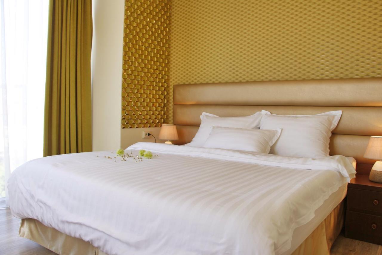 Pirimze Plaza Otel Tiflis Dış mekan fotoğraf